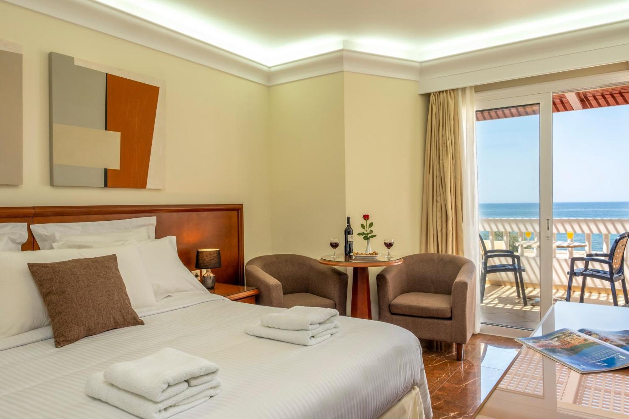 Porto Alegre Hotel Каламаки Экстерьер фото