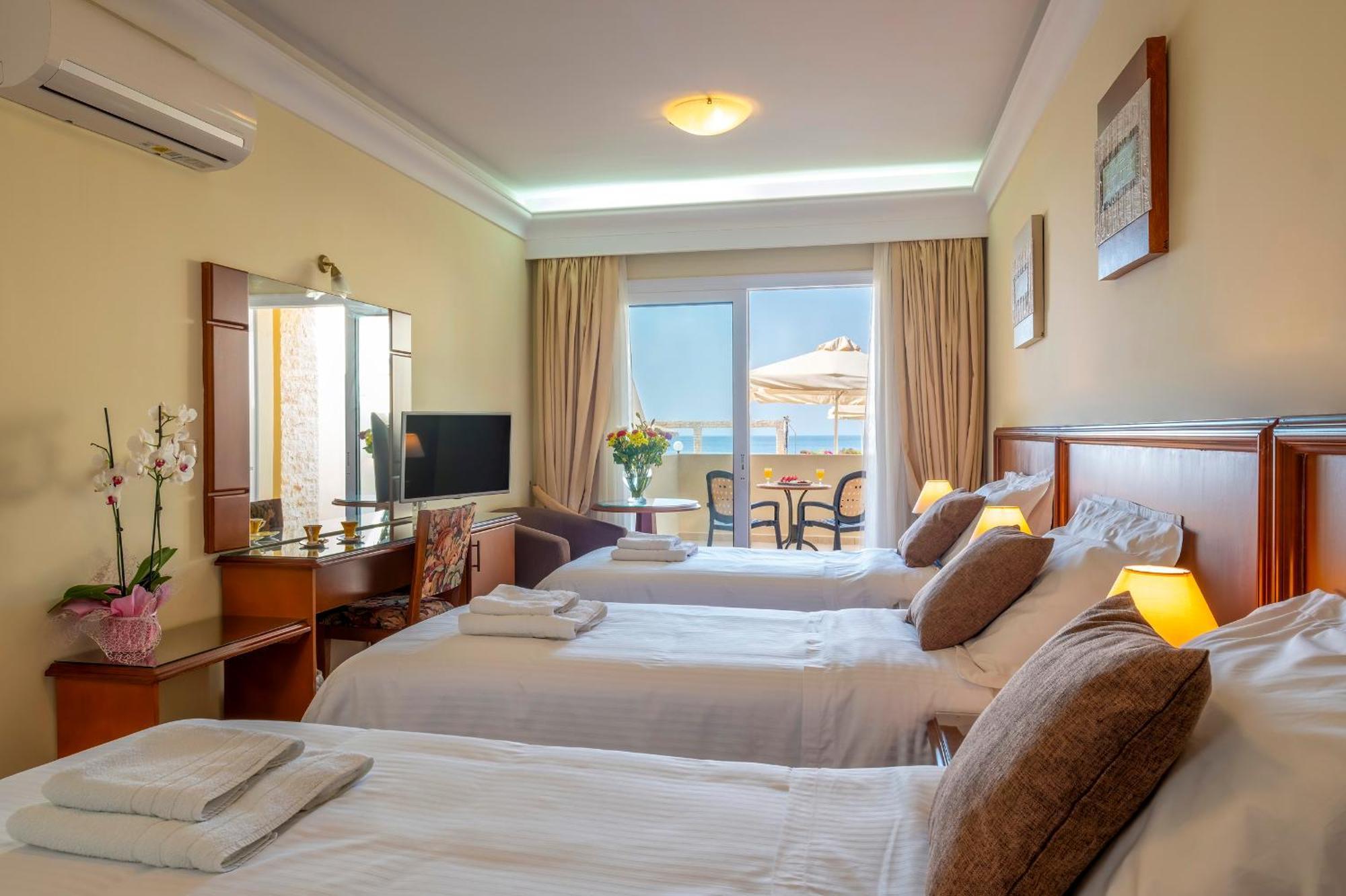 Porto Alegre Hotel Каламаки Экстерьер фото
