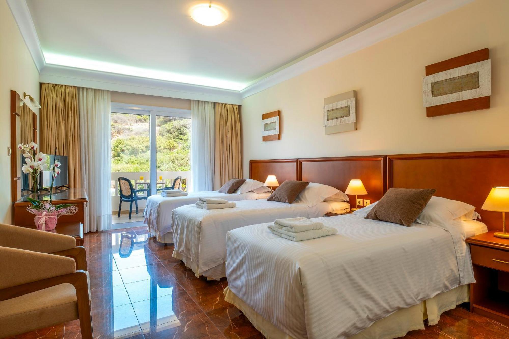 Porto Alegre Hotel Каламаки Экстерьер фото