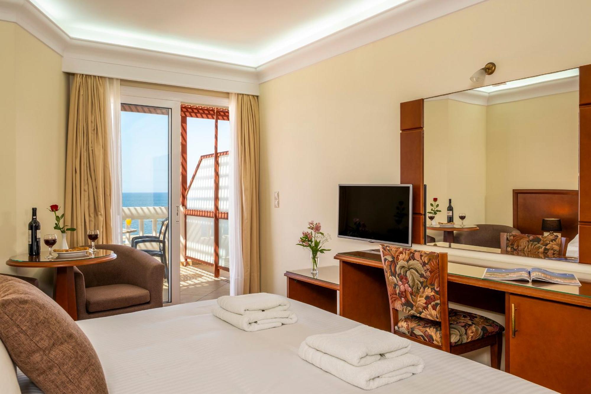 Porto Alegre Hotel Каламаки Экстерьер фото