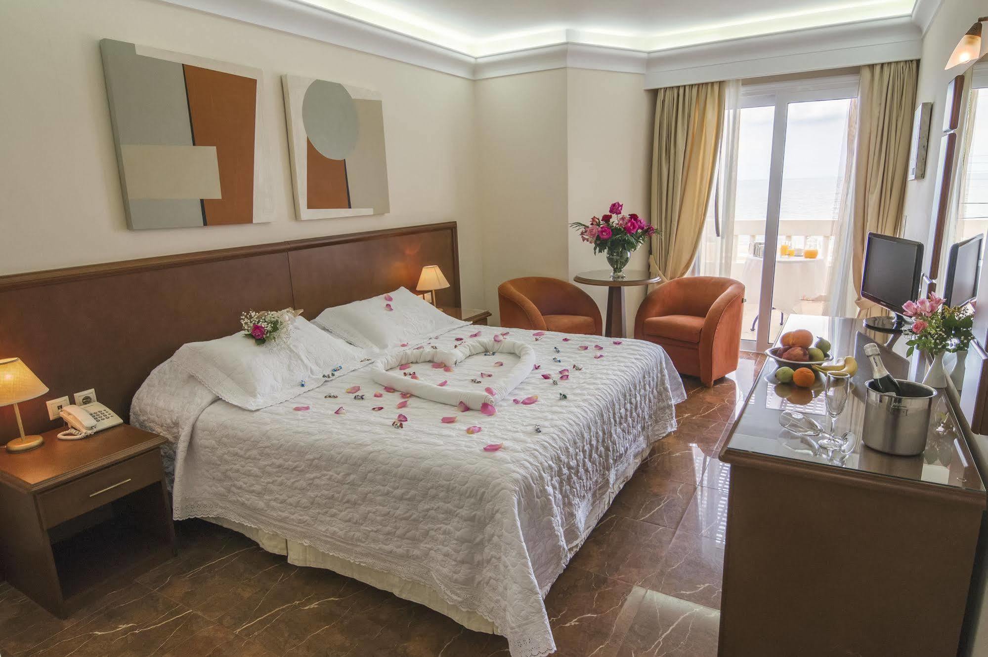 Porto Alegre Hotel Каламаки Экстерьер фото